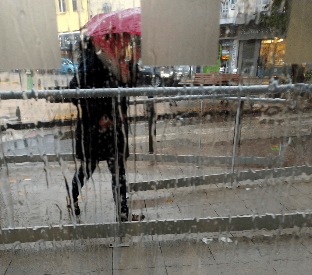 Le quartier de Saint Loup à Marseille, dans le 10ème arr. sous une averse en hiver